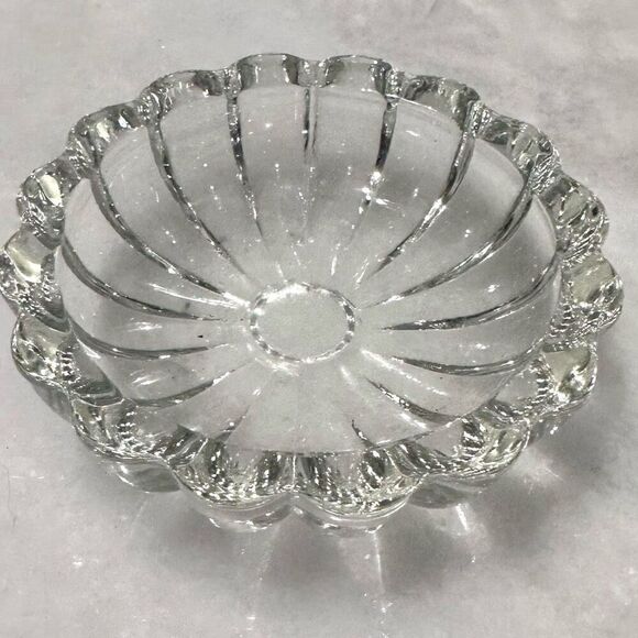 Vintage Crystal Salt/Seasoning Dishes Set of 4 - Picture 3 of 4